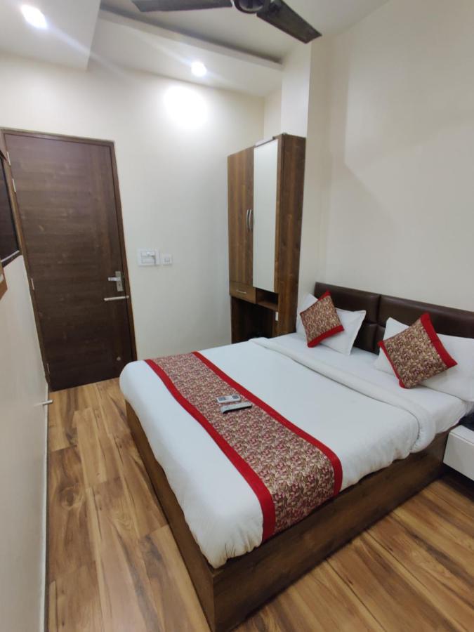 Hotel 56 - 200 Meter From Golden Temple Amritsar Exterior foto