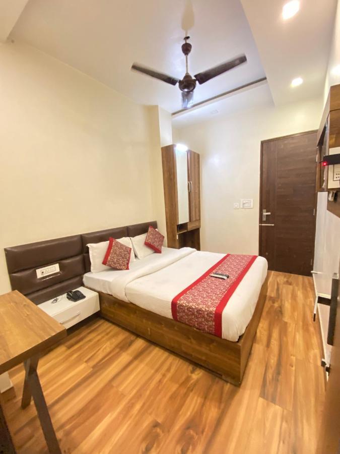 Hotel 56 - 200 Meter From Golden Temple Amritsar Exterior foto
