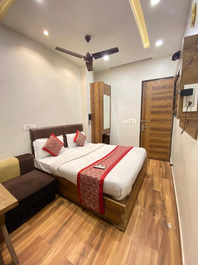 Hotel 56 - 200 Meter From Golden Temple Amritsar Exterior foto